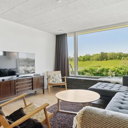3 Bedroom Cozy In Сasa de vacaciones *