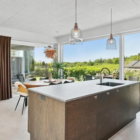 בית נופש 3 Bedroom Cozy In *