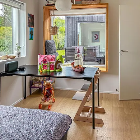 3 Bedroom Cozy In Nyaraló Børkop