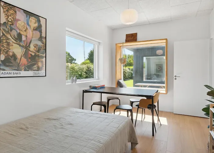 3 Bedroom Cozy In Дом отдыха Бёркоп